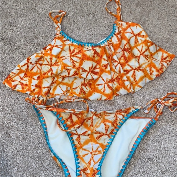 Bikini - Picture 1 of 1